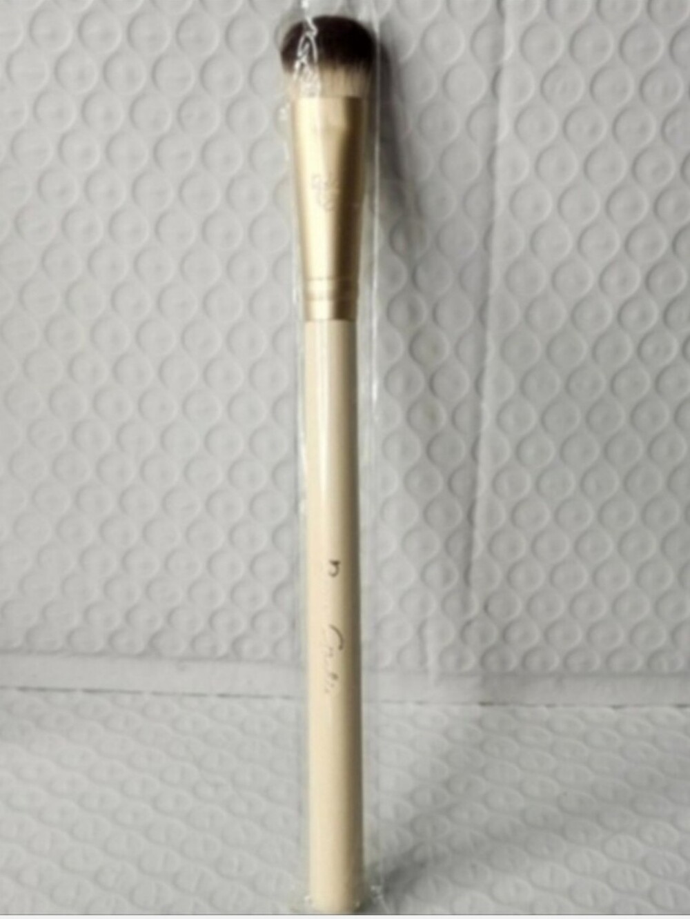 💋5/$25 Beau Gachis Large Shader Makeup Brush
